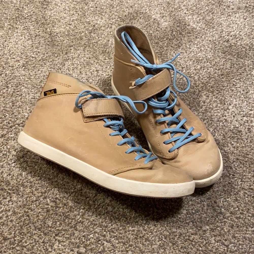 Teva Willow Chukka shoes